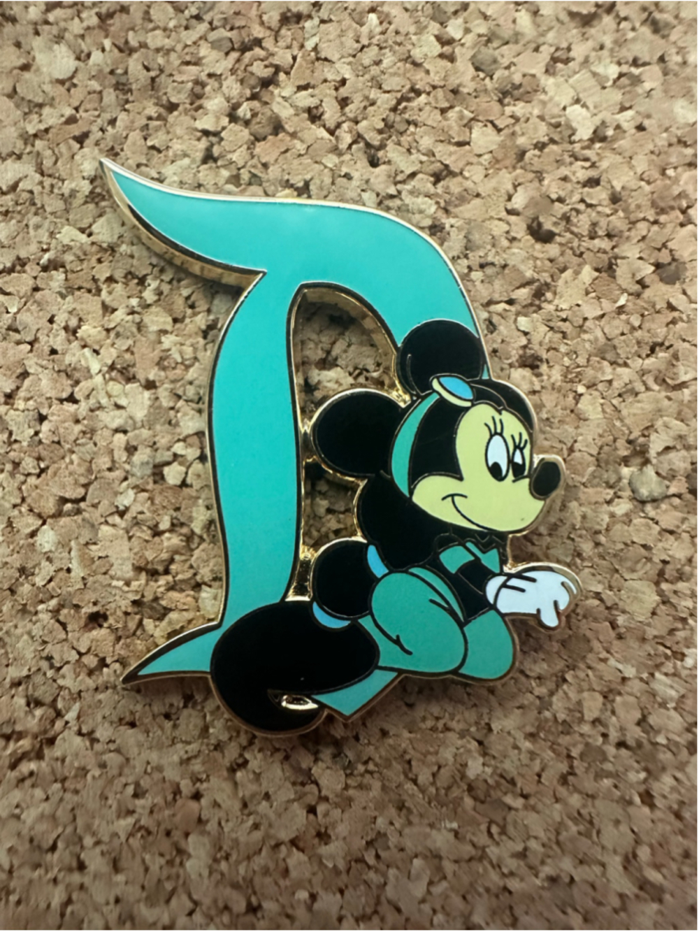 Minnie Mouse as Jasmine Aladdin Disneyland D Fantasy Disney Pin 2026 LE 50
